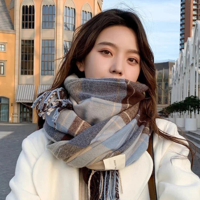 1 pc Fashionable and warm British plaid scarf for autumn and winter, retro and versatile plaid tassel shawl neck scarf, suitable