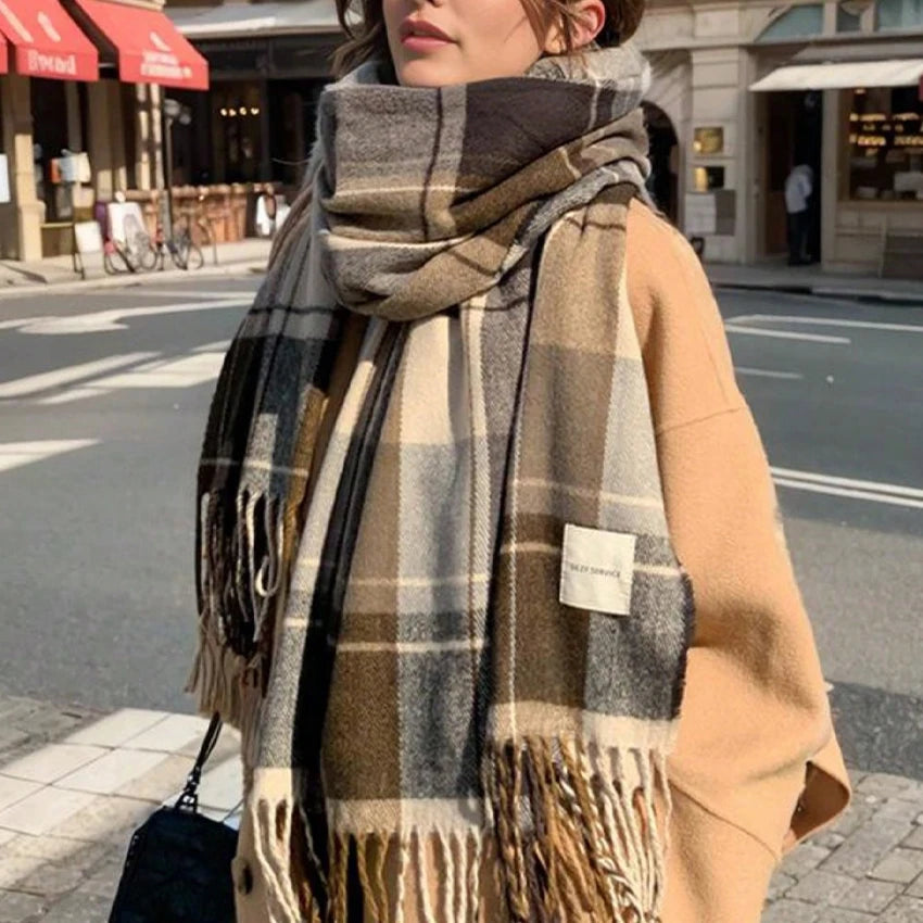 1 pc Fashionable and warm British plaid scarf for autumn and winter, retro and versatile plaid tassel shawl neck scarf, suitable