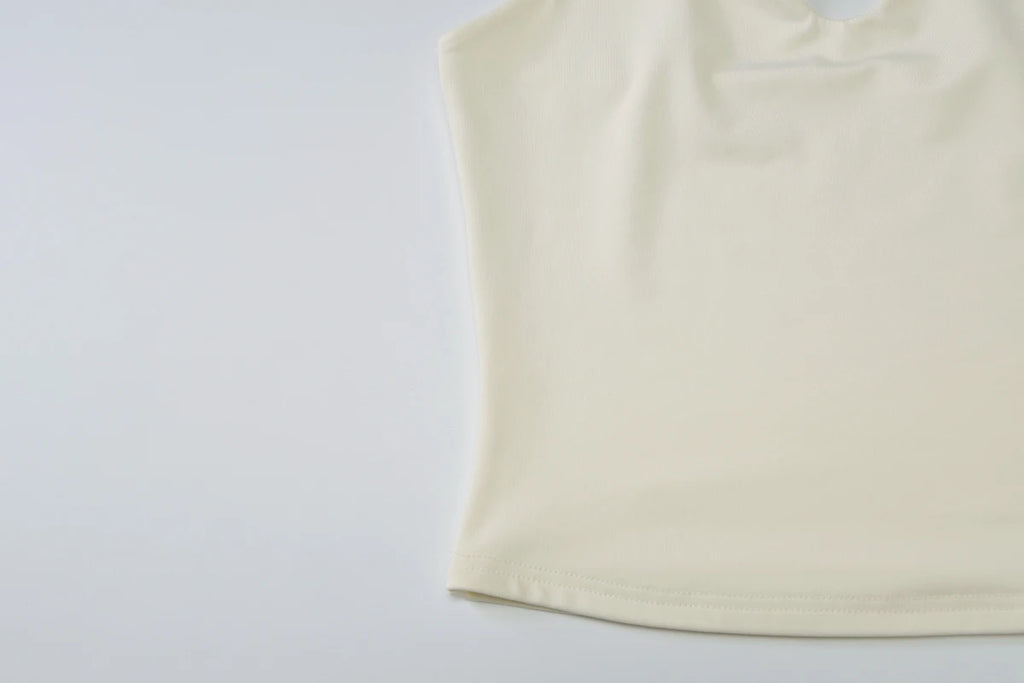 Hugcitar Women Fashion Halter Solid Loop Backless Bandage Sexy Crop Tank Top 2025 Summer Casual Clothes Streetwear Vacation Club